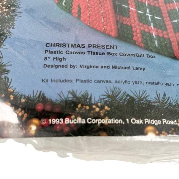 Bucilla Vintage Christmas Present Plastic Canvas Tissue Box Cover Gift Box New - Picture 3 of 12